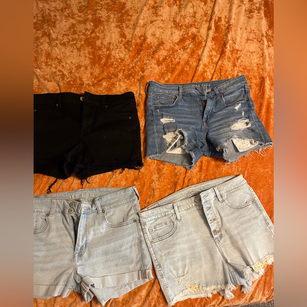 4 pair of American Eagle shorts size 12